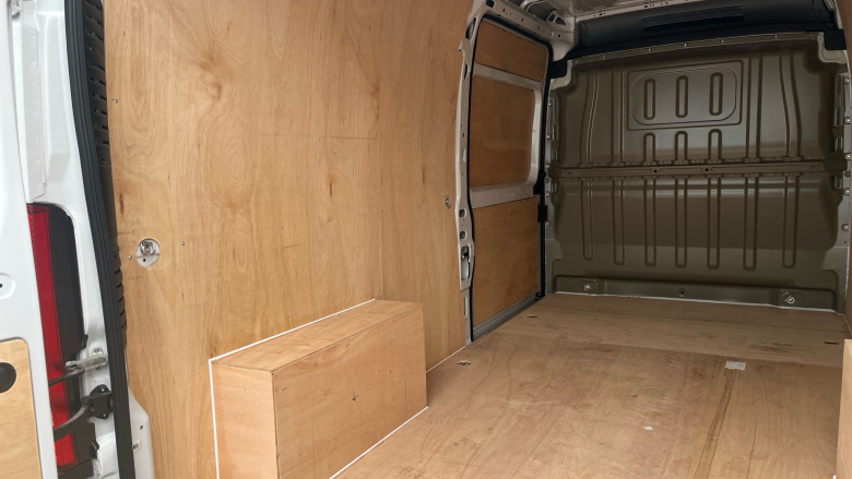 Peugeot Boxer 3500 L3 Diesel 2.2 BlueHDi 140 H2 Van Professional